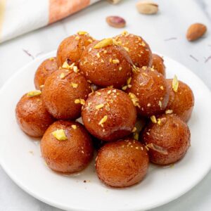 Gulab-Jamun-Recipe-Piping-Pot-Curry
